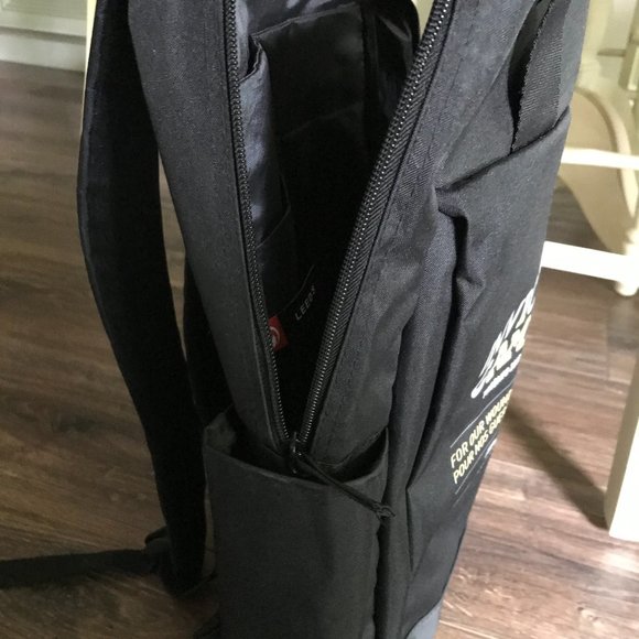 Unique backback! - Picture 3 of 4